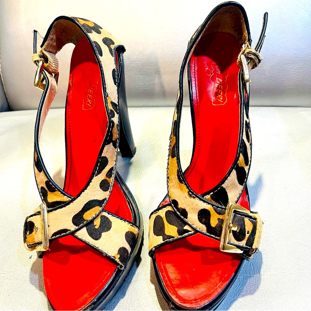 Oh…DEER! leopard print heels Size 6.